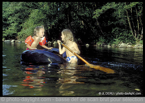 enfants dans la rivire - children in the river